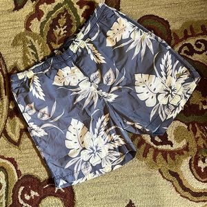 TOMMY BAHAMA Size Large Swim Trunks Hawaiian Hibiscus Flower PalmLeaf  Suble Hue